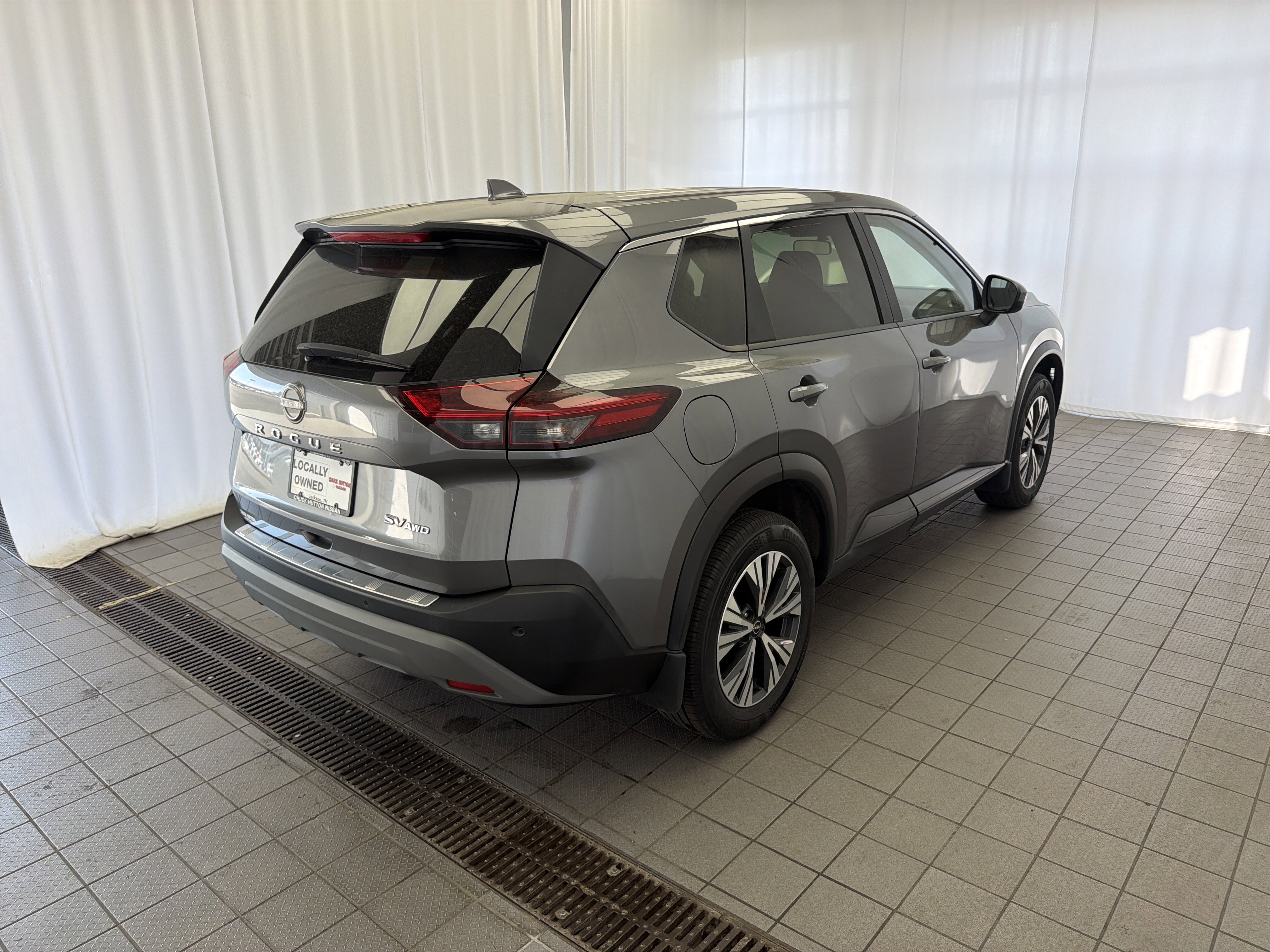 Used 2023 Nissan Rogue SV image 5