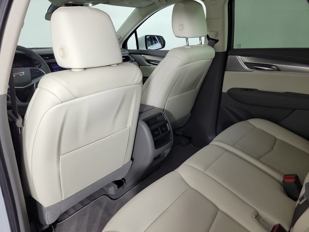 Certified 2022 Cadillac XT5 Premium Luxury FWD image 12