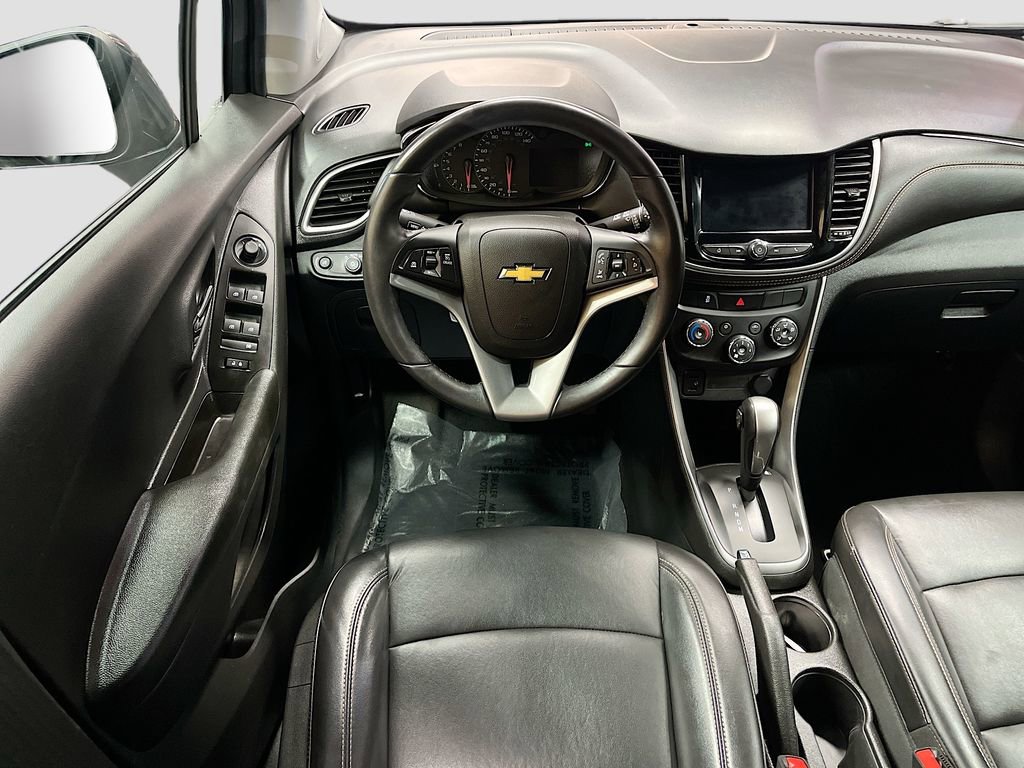 Used 2022 Chevrolet Trax LT w/ Premium Seat Package image 22
