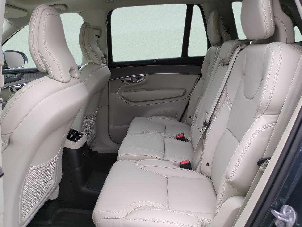 New 2026 Volvo XC90 T8 Ultra w/ Protection Package Premier image 10