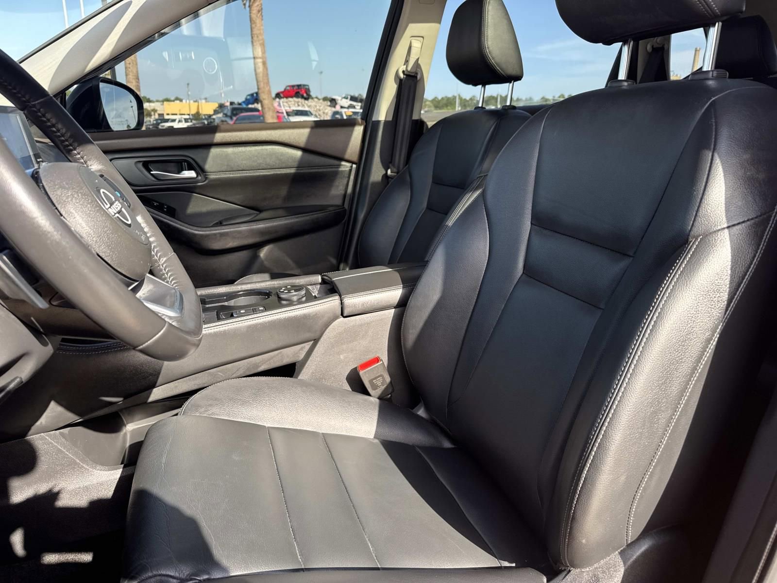 Used 2022 Nissan Rogue SL image 16