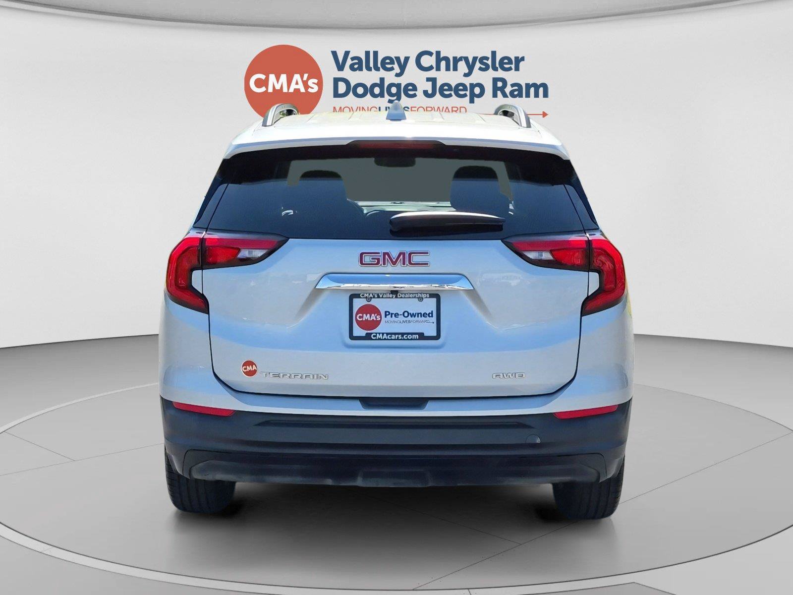 Used 2020 GMC Terrain SLE w/ Driver Convenience Package AWD/4WD image 4