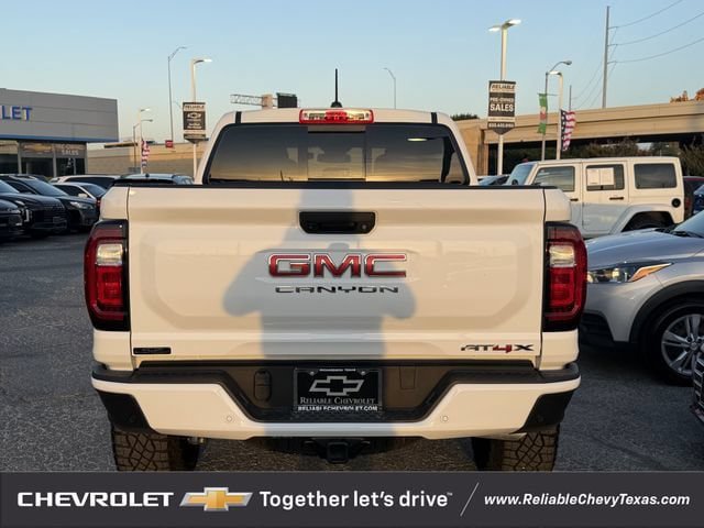 Used 2026 GMC Canyon AT4X AWD/4WD image 7