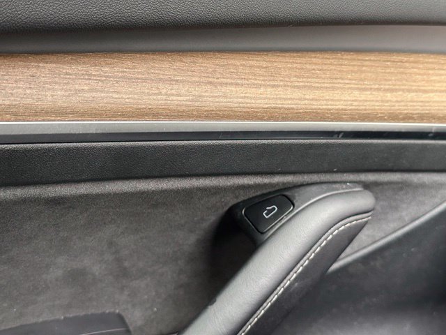 Used 2023 Tesla Model 3 Standard Range RWD image 23