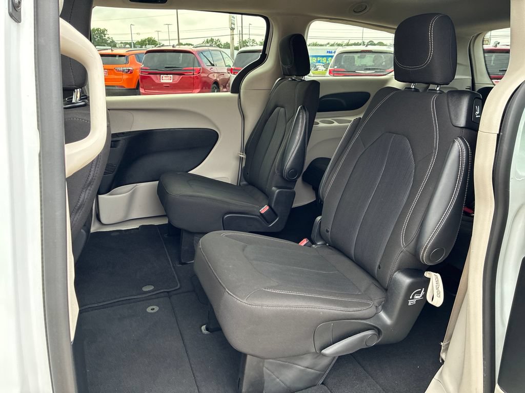 Used 2023 Chrysler Voyager LX FWD image 24