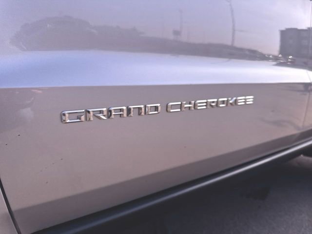 Used 2015 Jeep Grand Cherokee Limited w/ Trailer Tow Group IV image 31