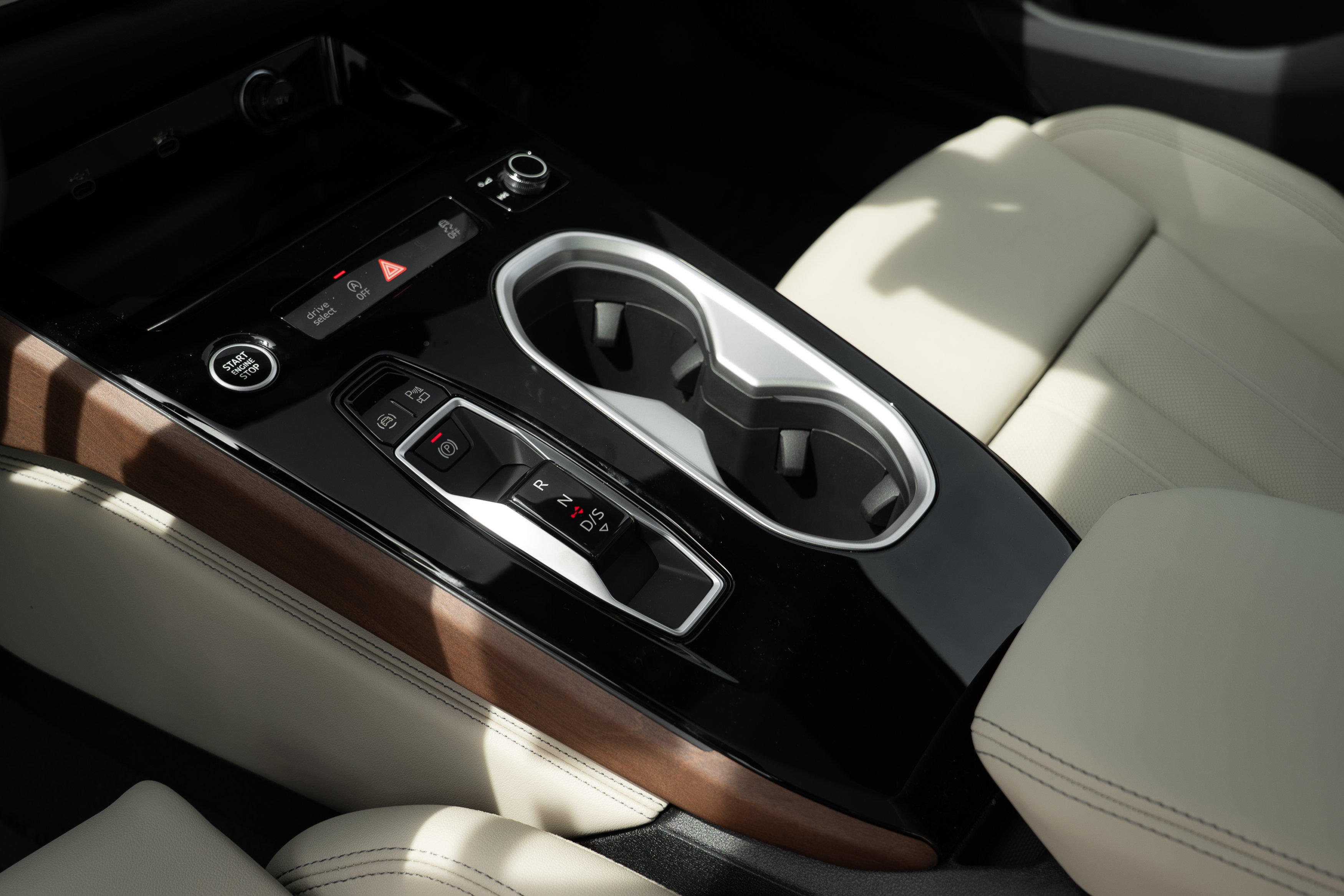 New 2026 Audi A6 Premium Plus AWD/4WD image 17