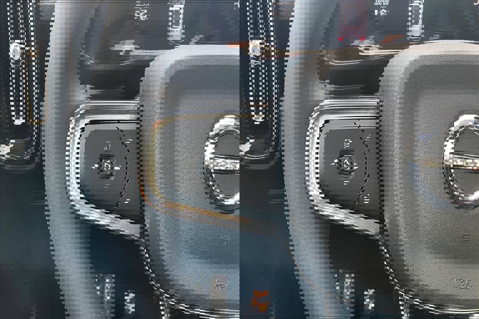 Used 2023 Volvo XC40 Recharge Ultimate image 21