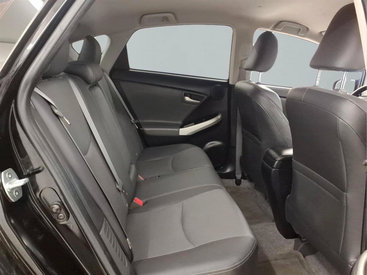 Used 2015 Toyota Prius Four FWD image 16