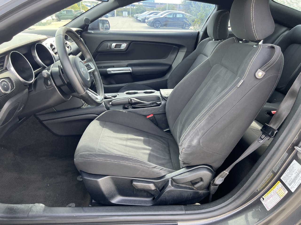 Used 2018 Ford Mustang Coupe RWD image 8