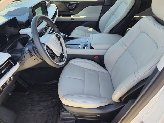 Used 2026 Lincoln Aviator 2WD image 21