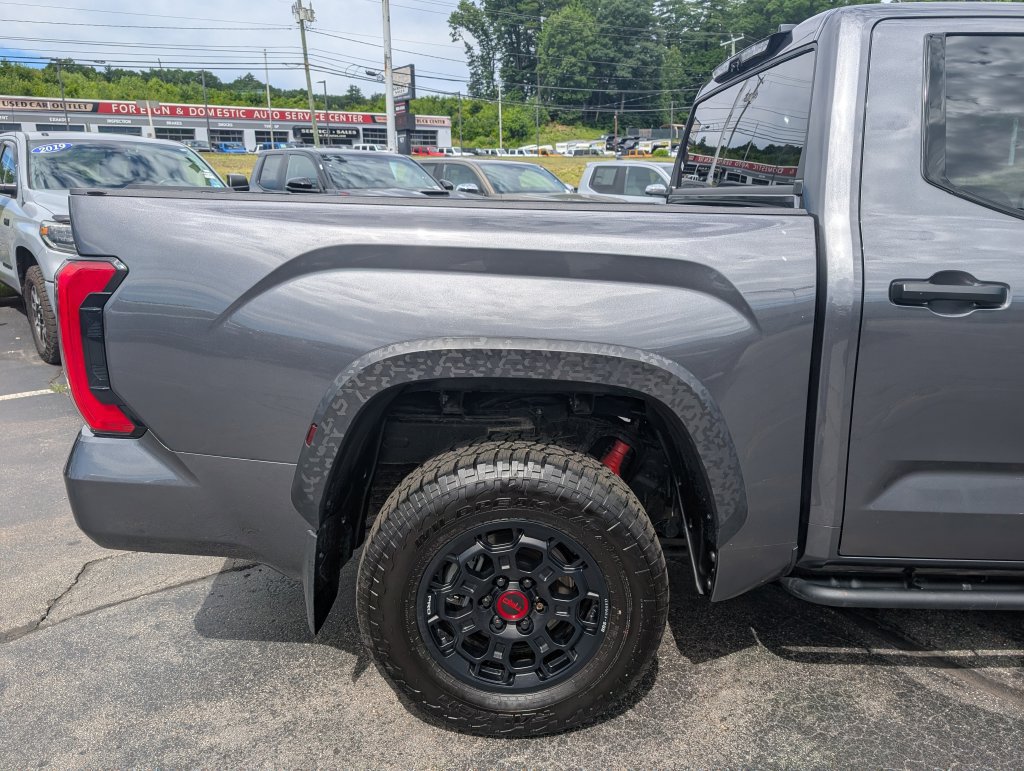 Used 2026 Toyota Tundra Limited AWD/4WD image 9