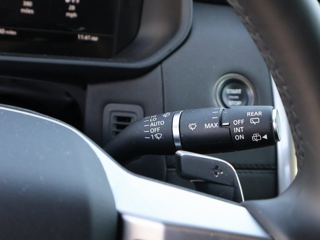 Used 2025 Land Rover Discovery S image 34