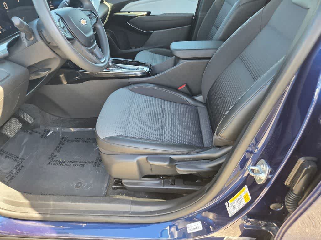 Used 2024 Chevrolet Trax LT FWD image 18