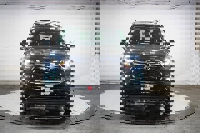 Certified 2022 Toyota Highlander XLE image 6