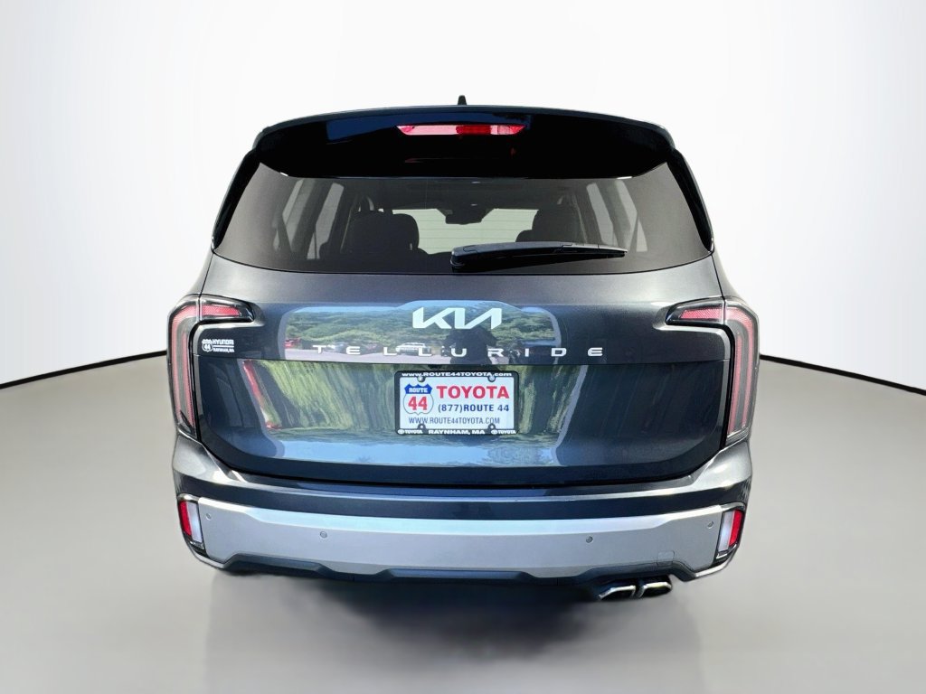 Used 2023 Kia Telluride EX w/ EX Captain's Chair Package FWD image 7