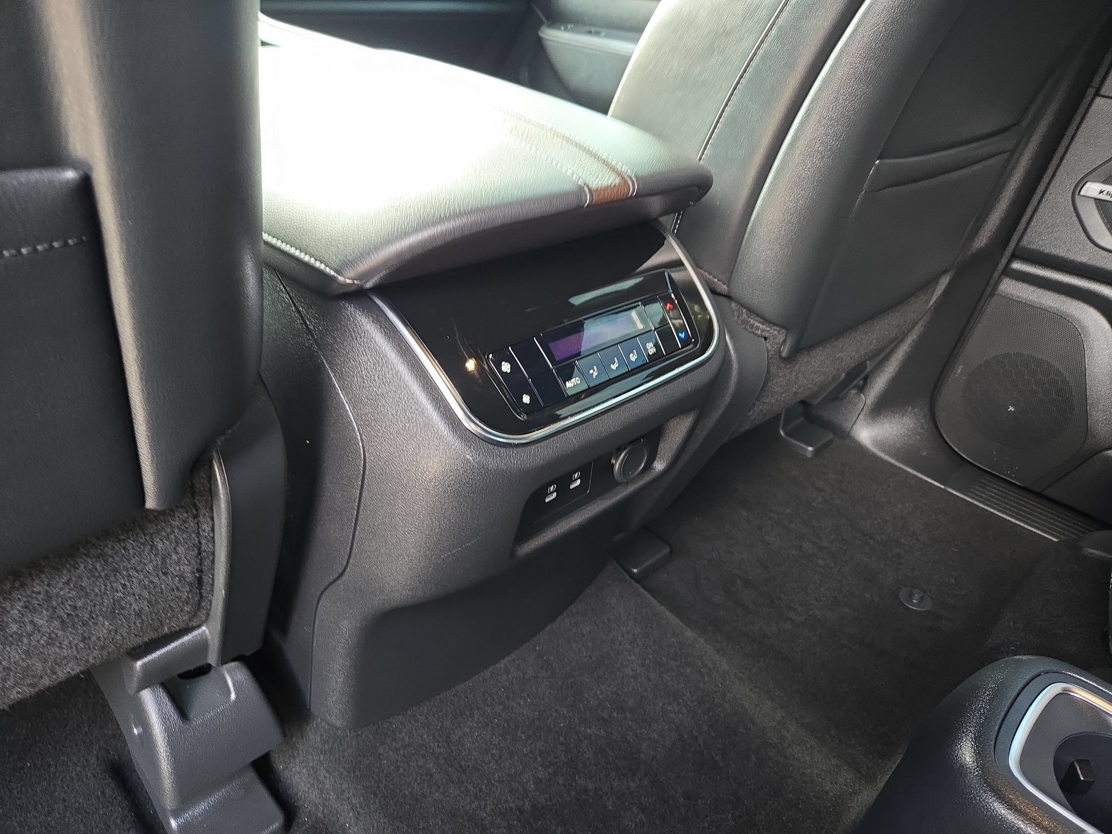 Used 2026 Nissan Armada SL w/ Captain's Chari Seat Package RWD image 24