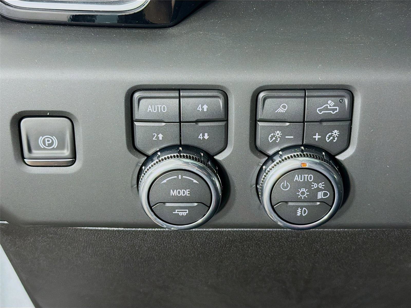 New 2026 GMC Sierra 3500 Denali w/ Denali Reserve Package image 10