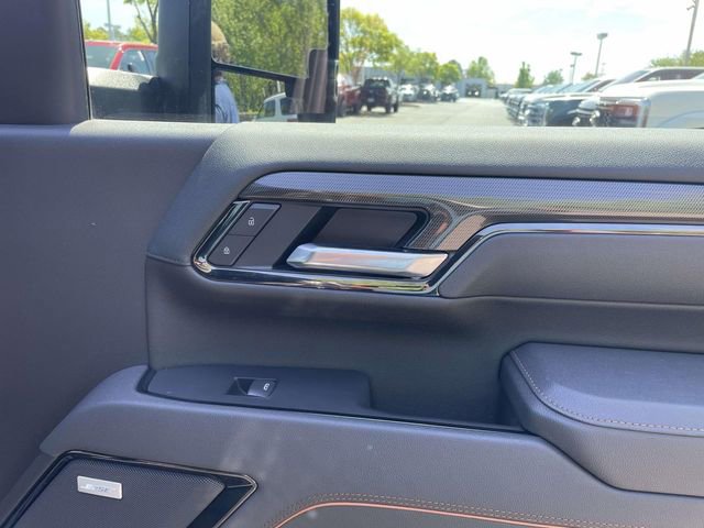 Used 2025 GMC Sierra 2500 AT4 w/ AT4 Premium Plus Package AWD/4WD image 29