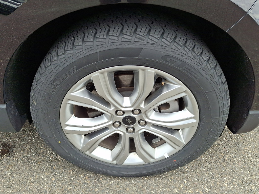 Used 2024 Ford Edge Titanium image 9