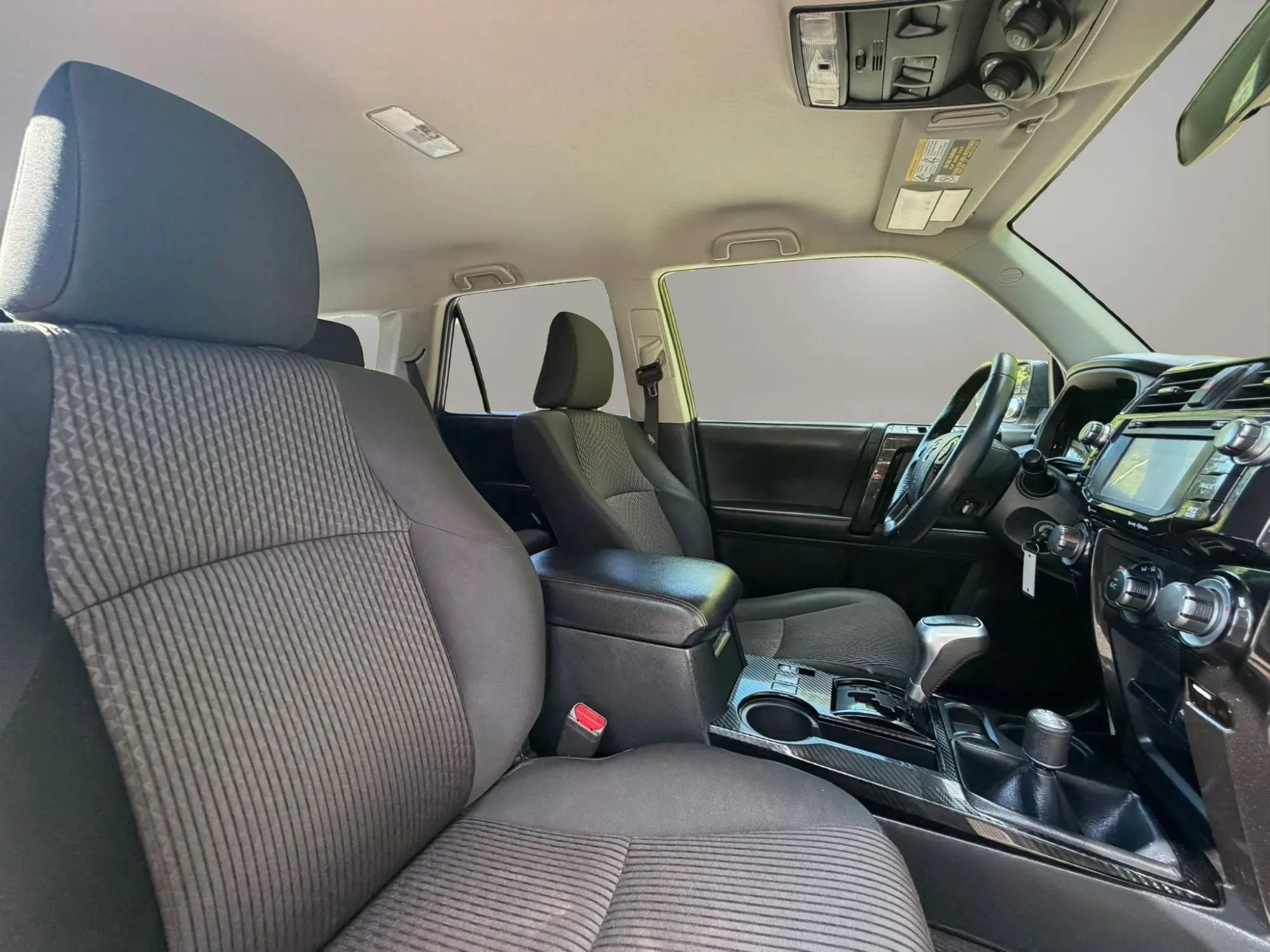 Used 2018 Toyota 4Runner TRD Off-Road AWD/4WD image 17