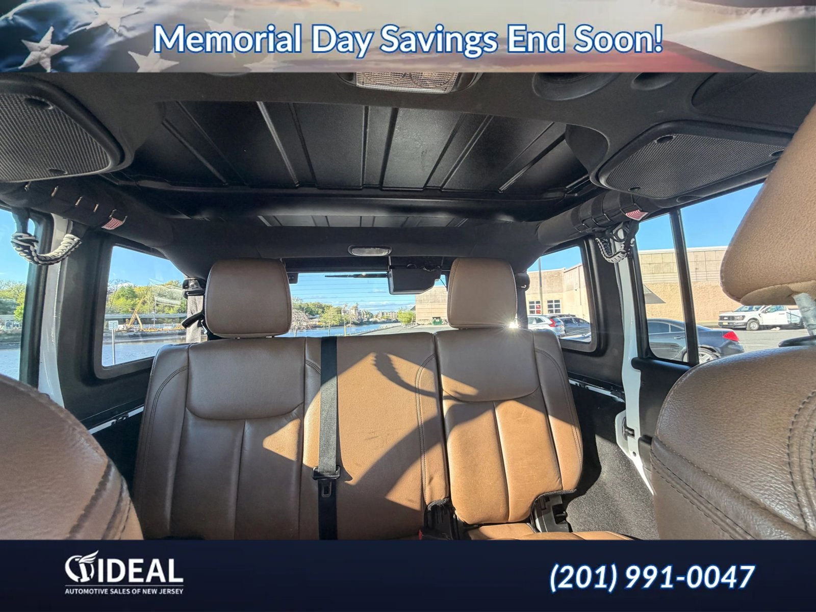 Used 2016 Jeep Wrangler Unlimited Sahara w/ Connectivity Group AWD/4WD image 37