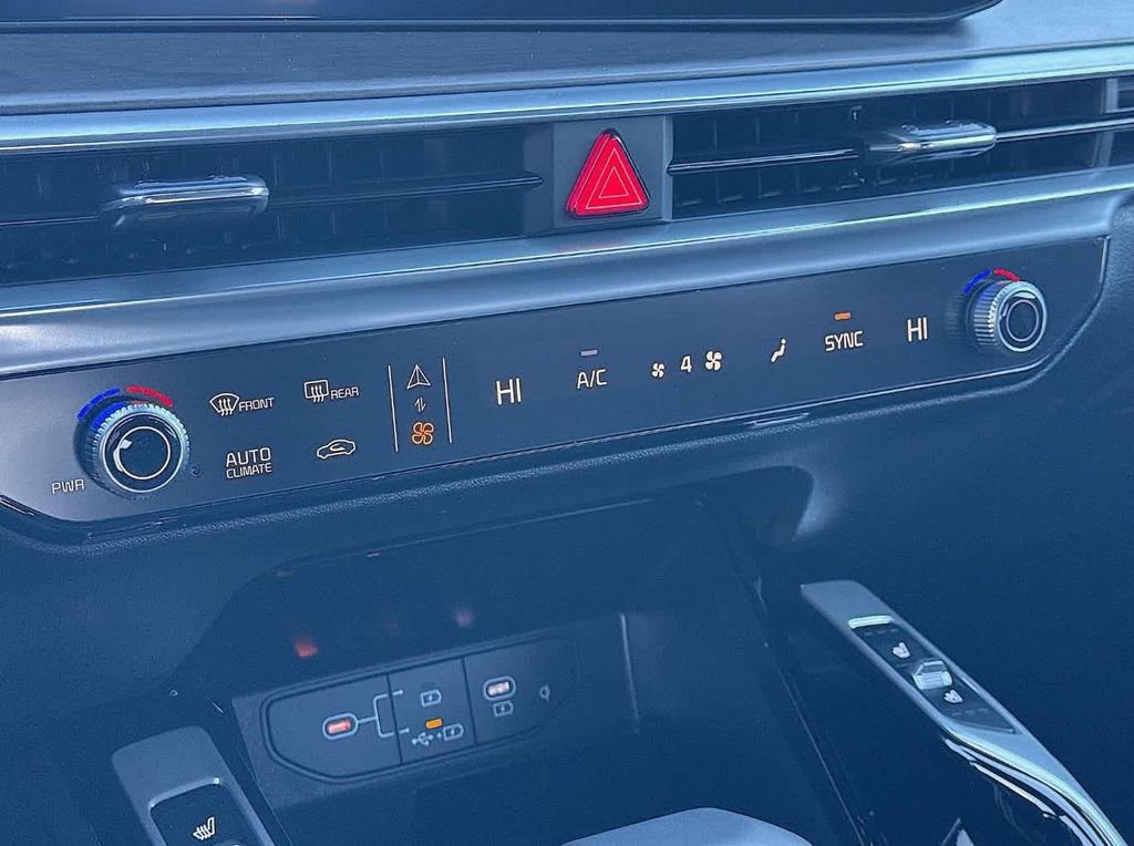 New 2025 Kia Sorento SX Prestige AWD/4WD image 34