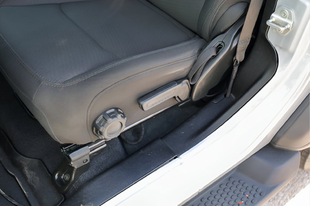 Used 2023 Jeep Wrangler Sport AWD/4WD image 10
