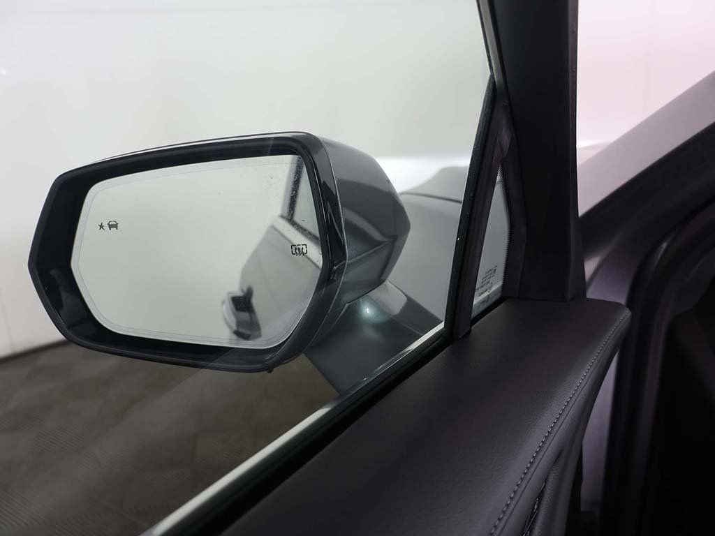 Used 2024 Cadillac XT4 Premium Luxury image 34