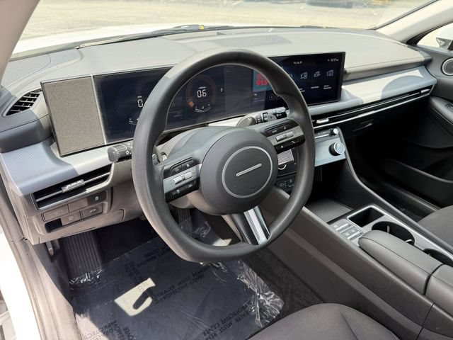 Used 2025 Hyundai Sonata SEL FWD image 12