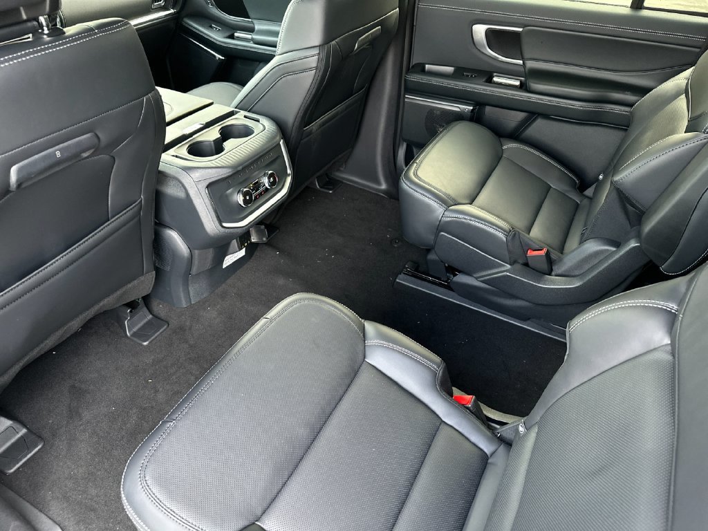 New 2026 Ford Expedition Max Platinum w/ Stealth Appearance Package AWD/4WD image 11
