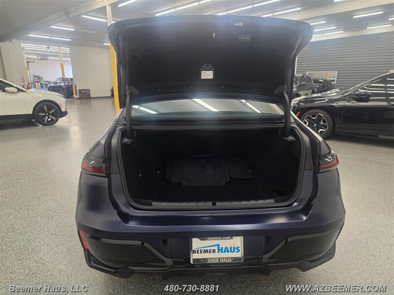 Used 2024 BMW i7 xDrive60 w/ M Sport Package RWD image 19