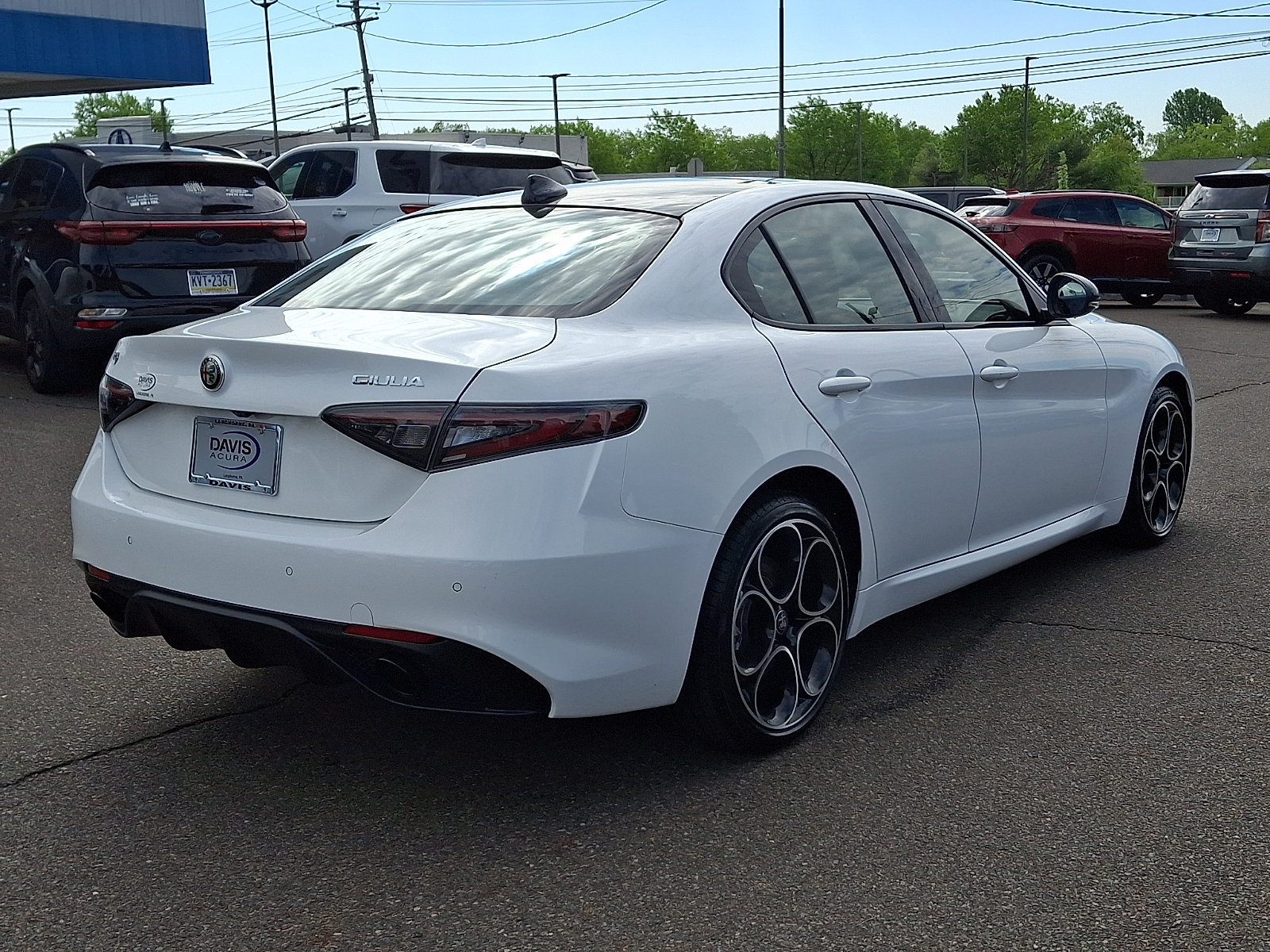 Used 2025 Alfa Romeo Giulia AWD w/ Driving Assist Package image 4