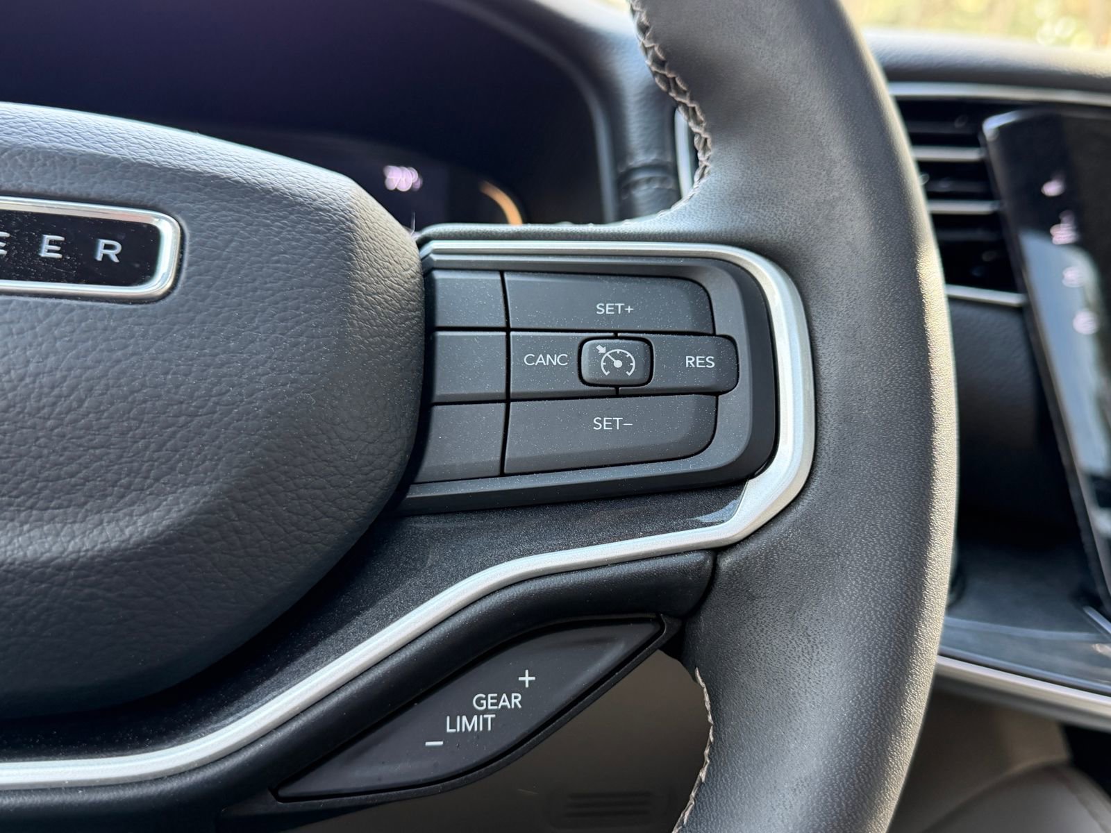 Used 2022 Jeep Wagoneer Series I w/ Premium Group I image 25