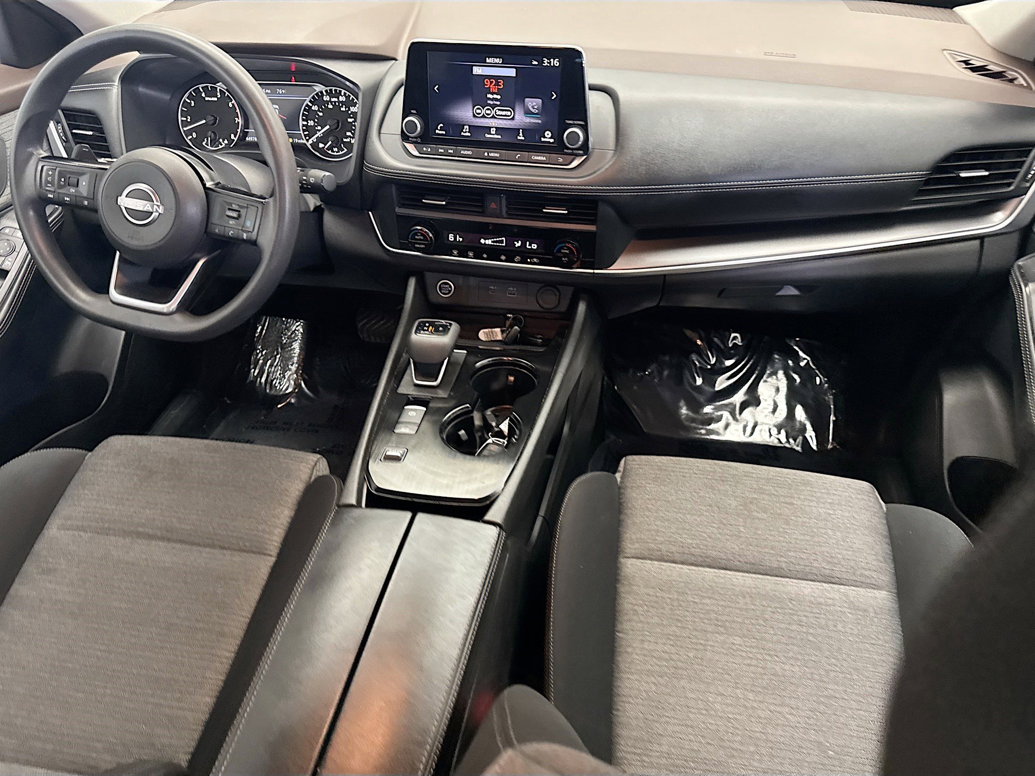 Used 2023 Nissan Rogue SV image 12