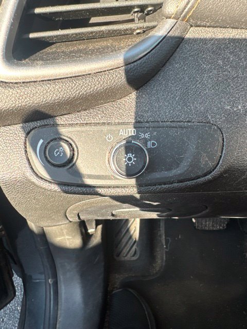 Used 2019 Chevrolet Trax LT w/ Driver Confidence Package AWD/4WD image 19