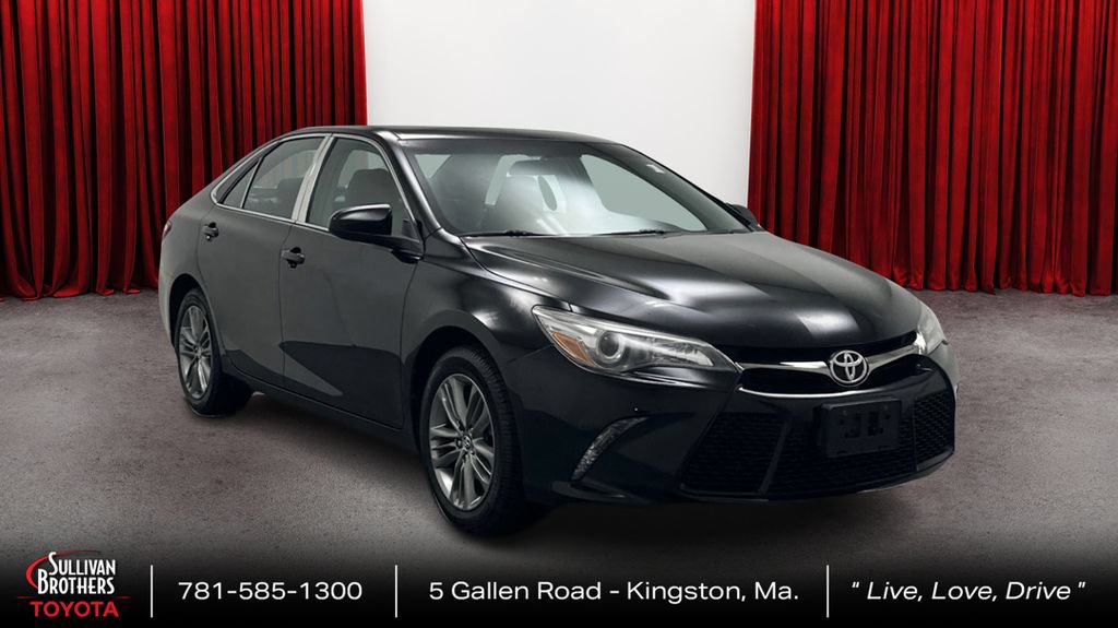Used 2016 Toyota Camry SE w/ Moonroof Package FWD image 3