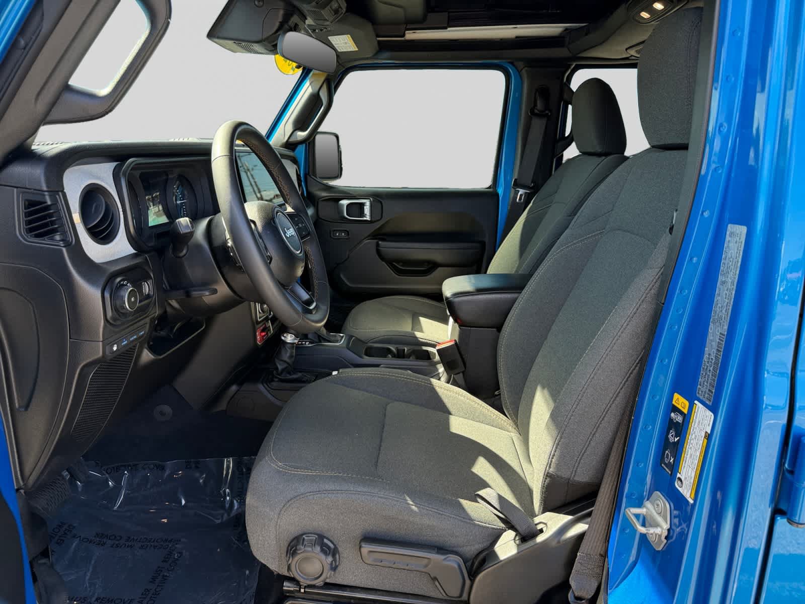 Used 2024 Jeep Wrangler Unlimited AWD/4WD image 15