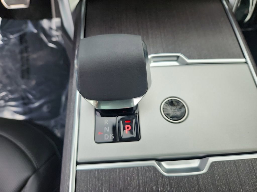New 2025 Land Rover Range Rover SE image 16