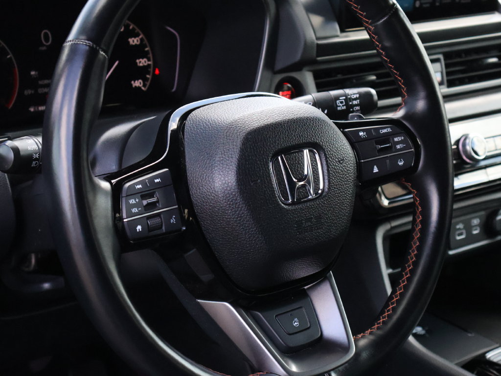 Certified 2025 Honda Pilot TrailSport image 18