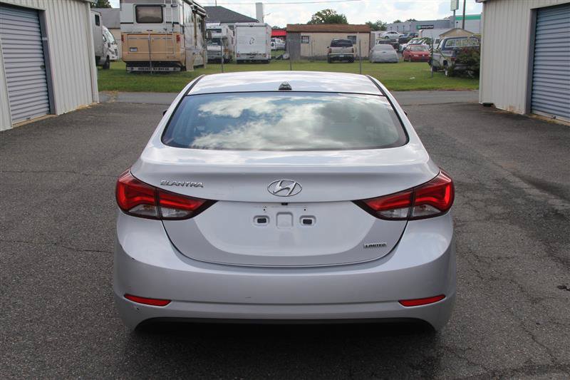 Used 2015 Hyundai Elantra Limited w/ Option Group 05 FWD image 6