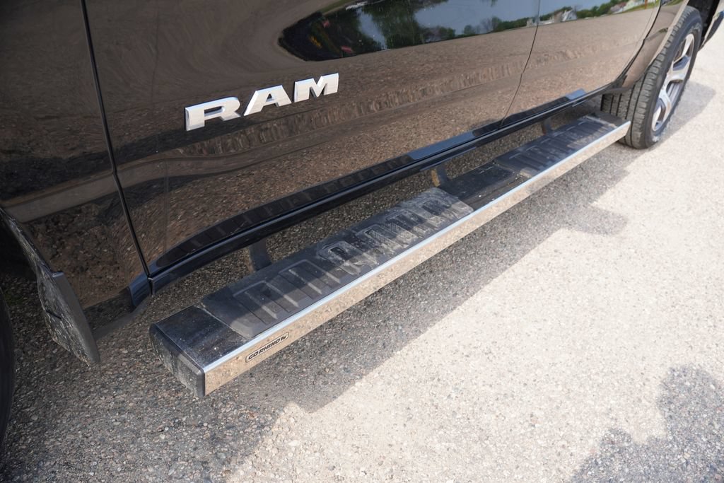 Used 2024 RAM 1500 Laramie AWD/4WD image 14