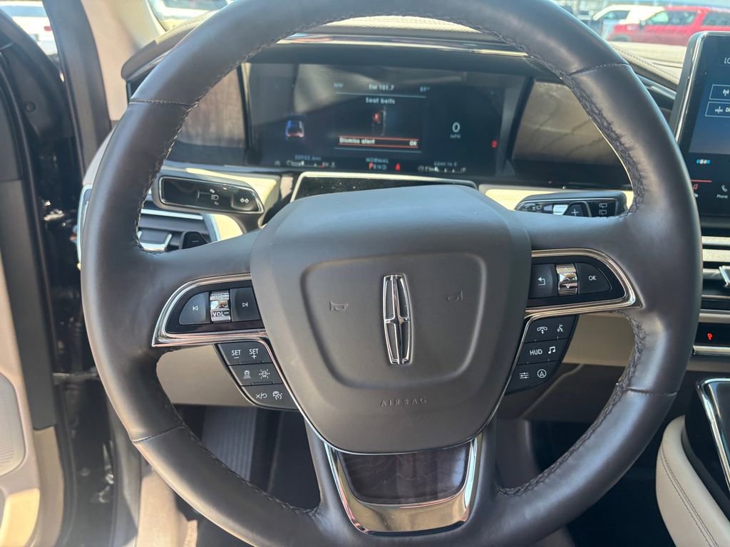 Used 2023 Lincoln Navigator Reserve AWD/4WD image 15