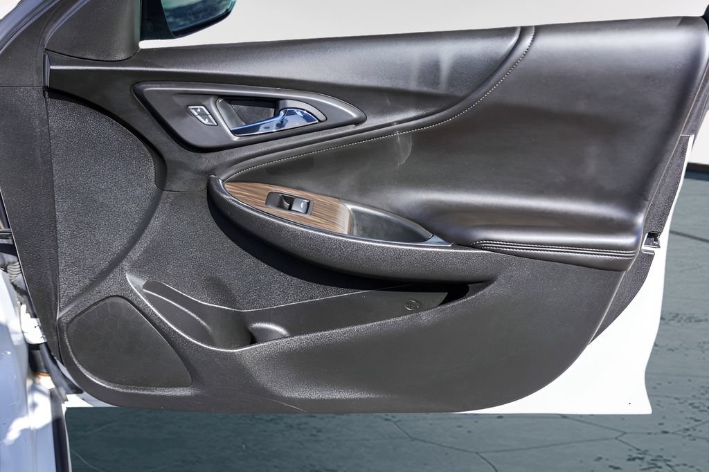 Used 2020 Chevrolet Malibu Premier FWD image 31