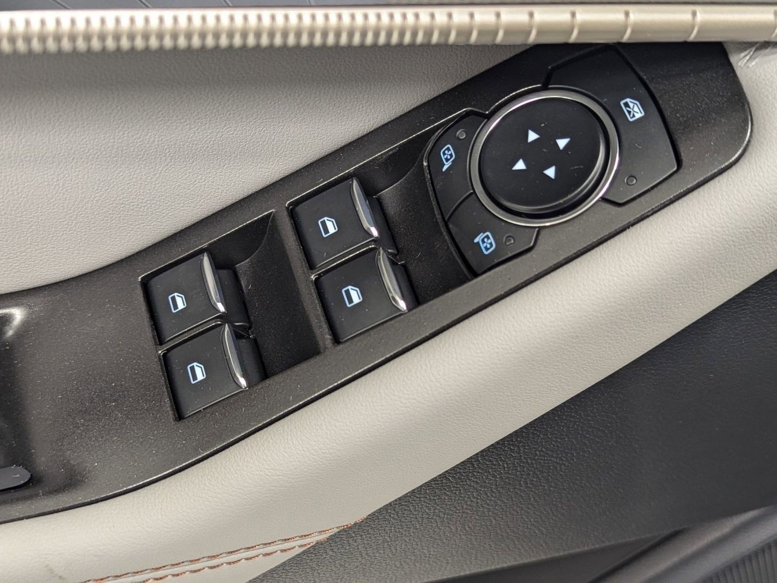 New 2026 Ford Explorer Active w/ Active Comfort Package image 17