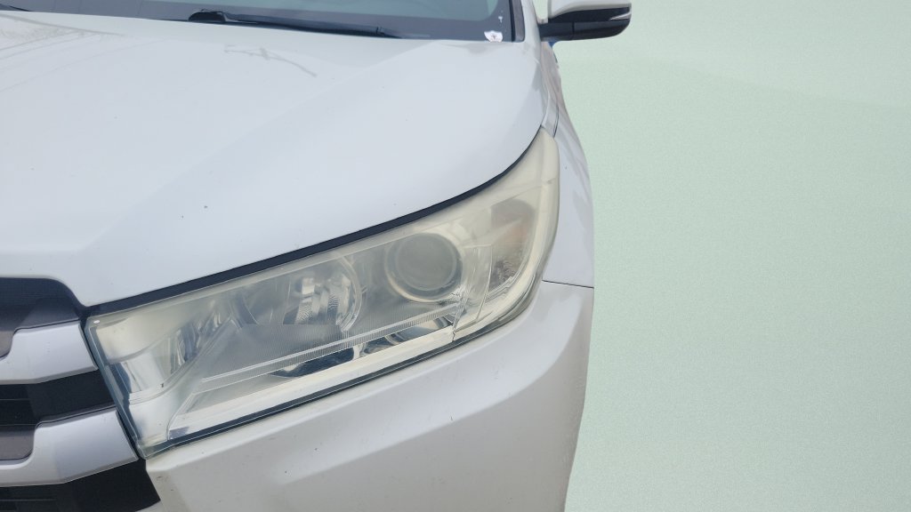 Used 2018 Toyota Highlander Plus FWD image 11