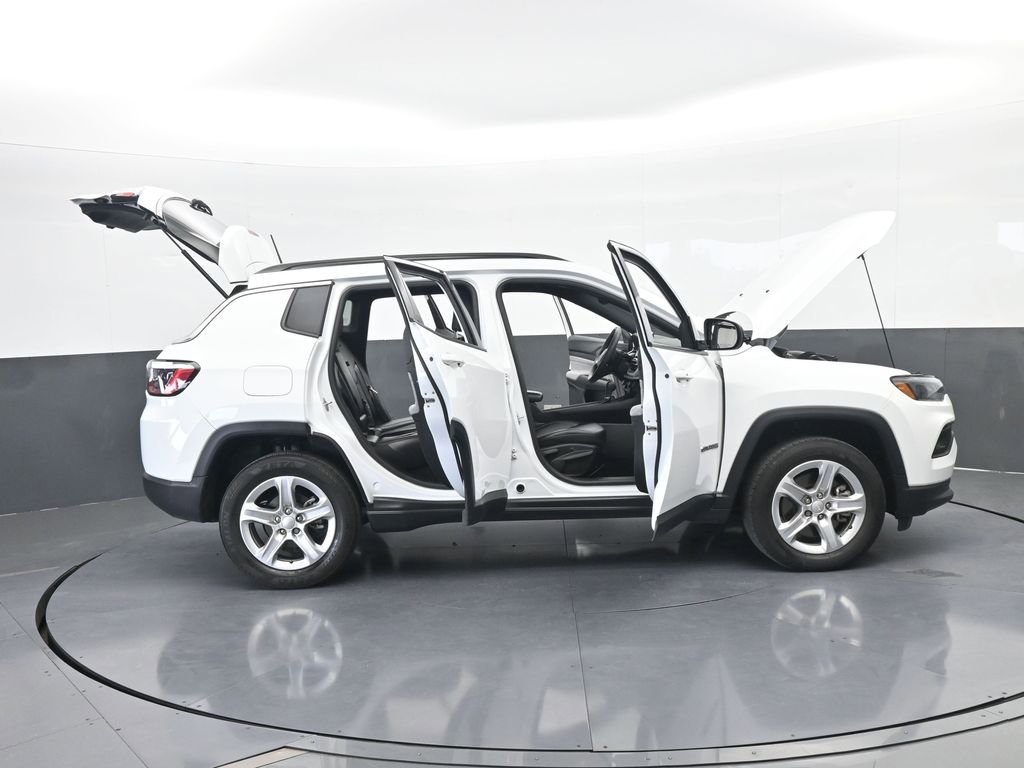 Used 2023 Jeep Compass Latitude image 36