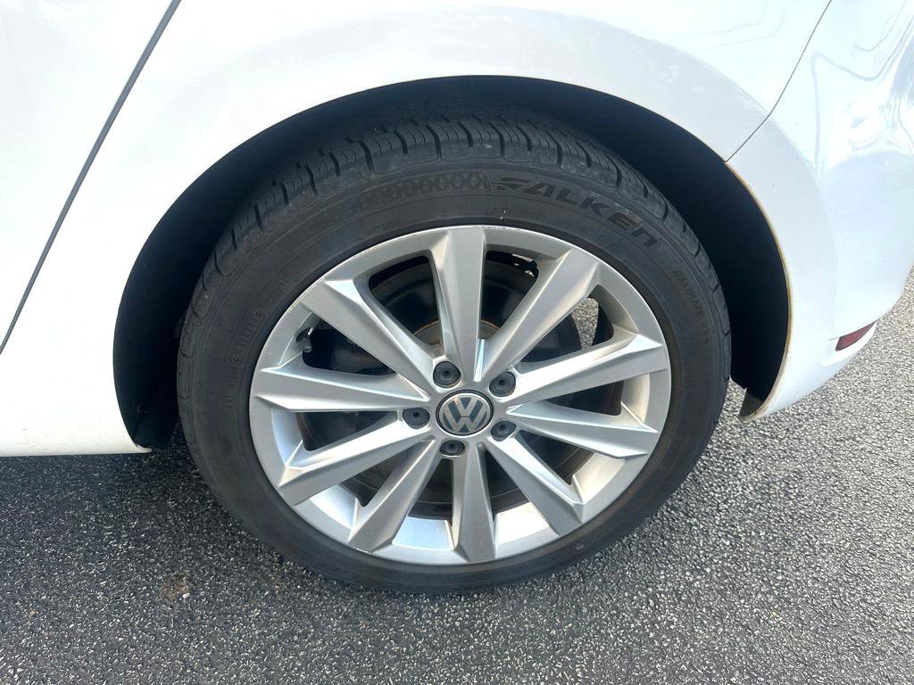 Used 2013 Volkswagen Golf TDI image 11
