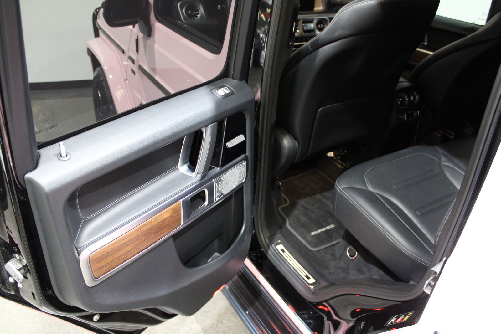 Used 2024 Mercedes-Benz G 550 image 16