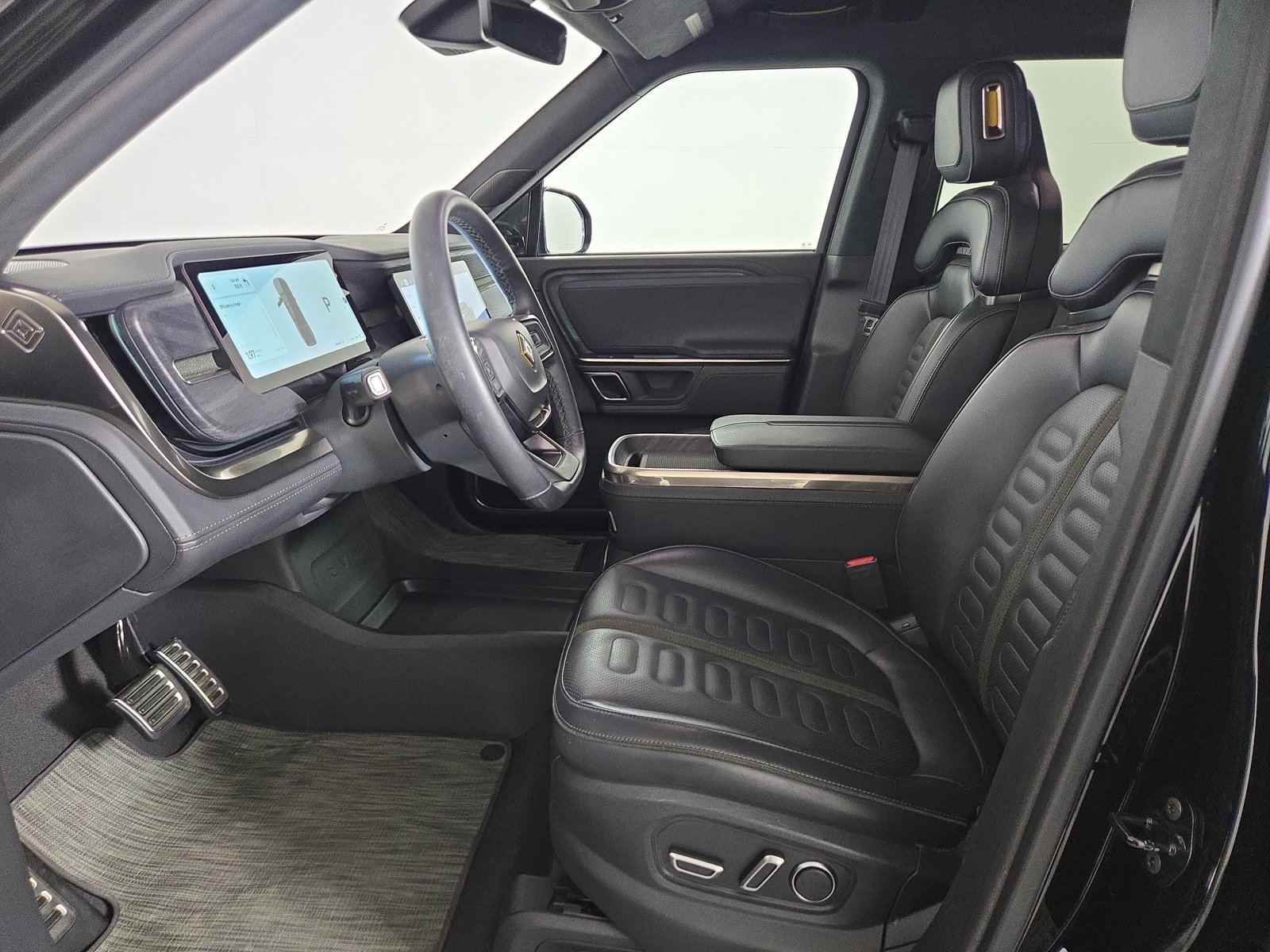 Used 2024 Rivian R1T Adventure Quad AWD/4WD image 20